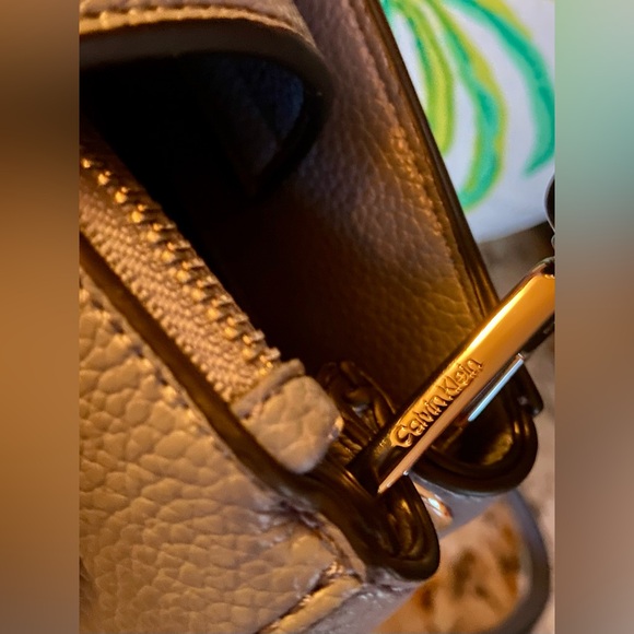 Calvin Klein Hadley Triple Compartment Crossbody Smokey Blue - Picture 7 of 9